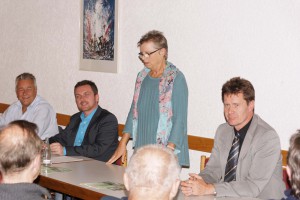 V.l.: Stadtbürgermeister Martin Müller, Ortsvereinsvorsitzender Christian Brand, Emmy Steffan und Bürgermeister Harald Westrich